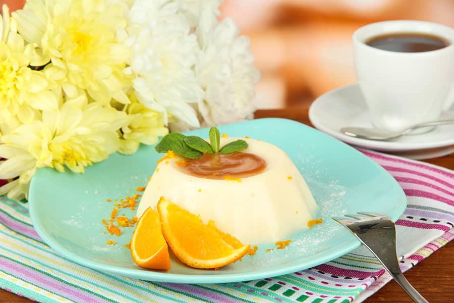 Which dessert, made from ricotta cheese, is popular in Italy during Easter?